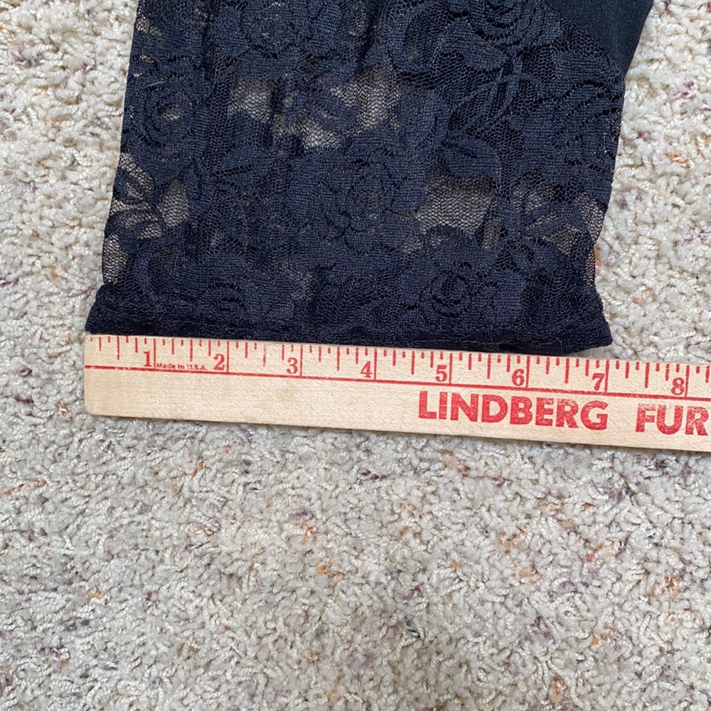 Women’s size14 Nextmia stretchy capris w/lace. - Picture 5 of 8